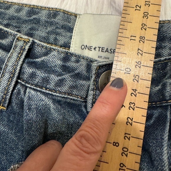 One Teaspoon Super Relaxed Shaker shorts in “used blue” distressed size 27